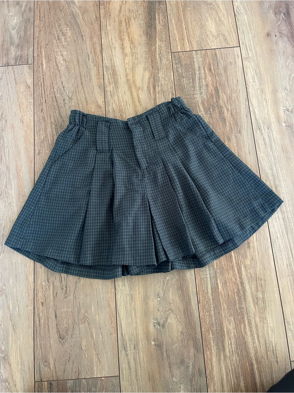 Pleated Mini Skort in Dark Green and navy blue Check women’s size S Like new com